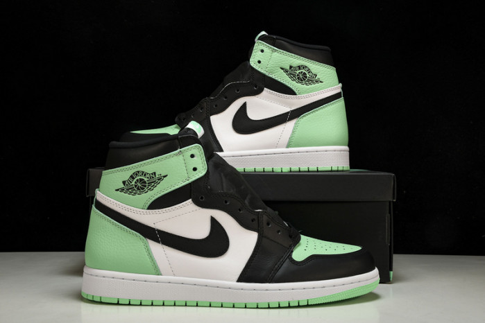 air jordan 1 high og green glow dz5485-130