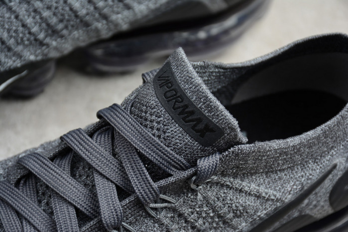 nike women air vapormax flyknit 2.0 dark grey 942843-002